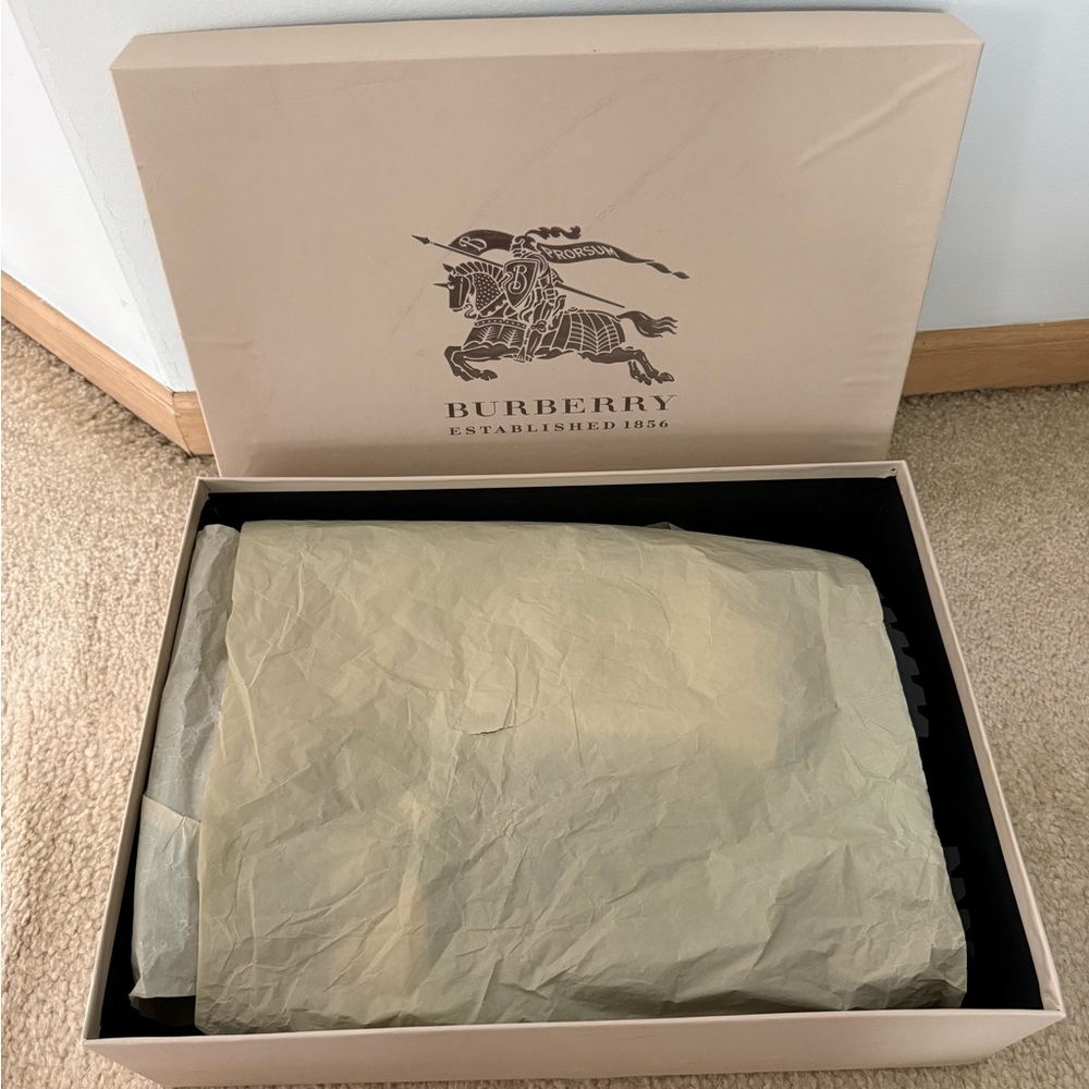 Burberry Black Rain Boots with Box - Picture 4 of 14